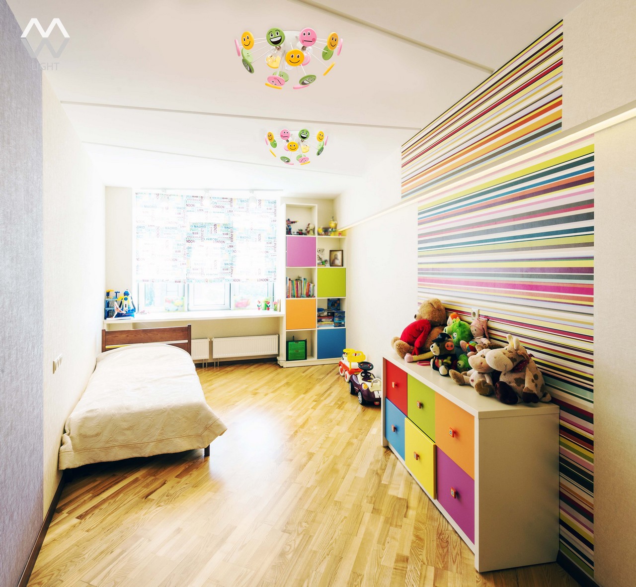 Разноцветная комната